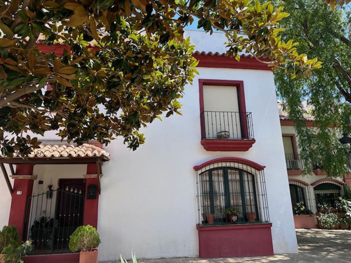 Image No.1-4 Bed Townhouse for sale