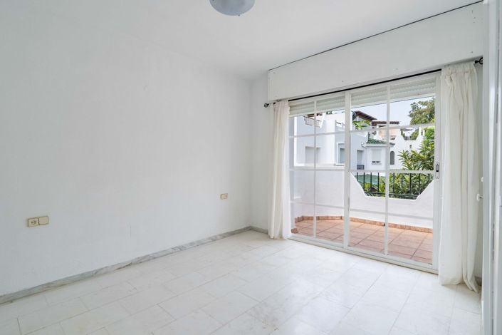 Image No.21-3 Bed Townhouse for sale