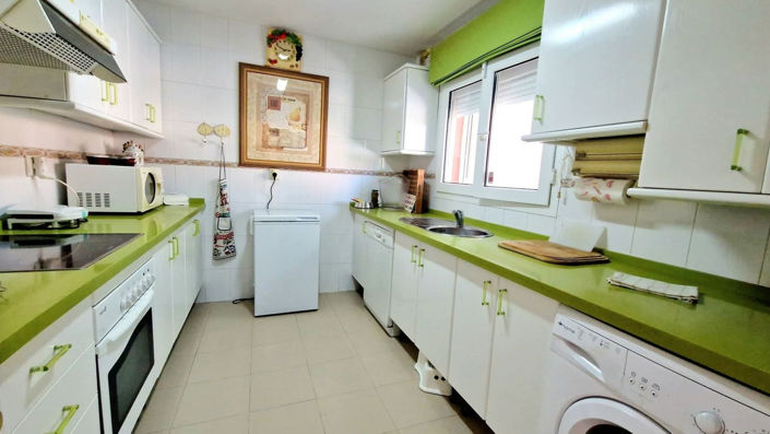 Image No.8-4 Bed Townhouse for sale