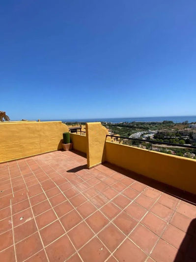 Image No.3-Penthouse de 4 chambres à vendre à Estepona