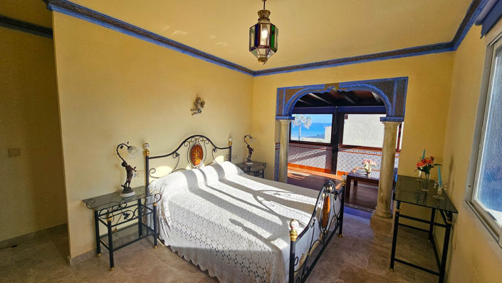 Image No.21-4 Bed Townhouse for sale