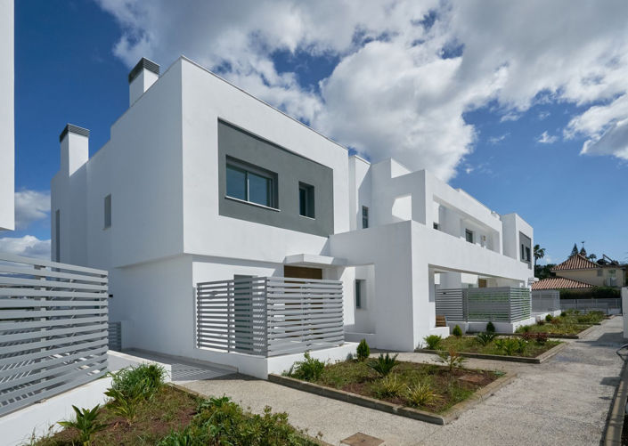 Image No.1-4 Bed Townhouse for sale