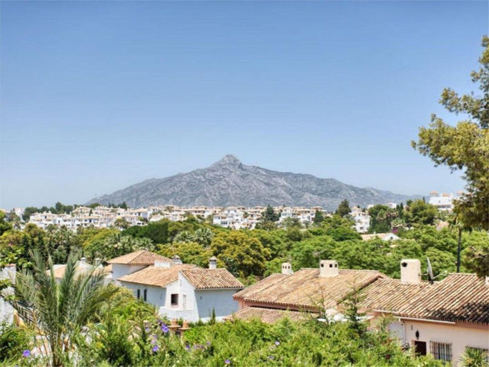 Image No.1-4 Bed Townhouse for sale