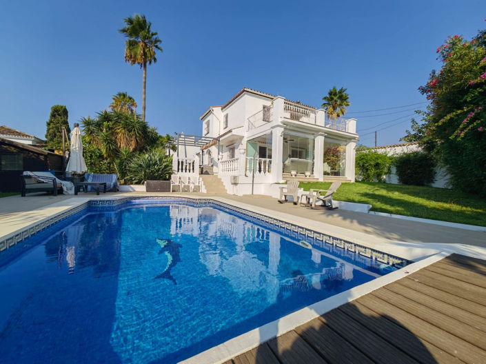 Image No.1-Villa de 4 chambres à vendre à Estepona