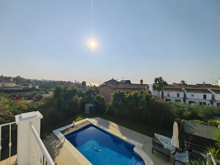 Image No.3-4 Bed Villa for sale