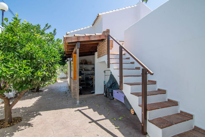 Image No.3-4 Bed Villa for sale