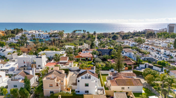 Image No.1-4 Bed Villa for sale