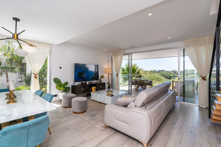 Image No.10-3 Bed Townhouse for sale