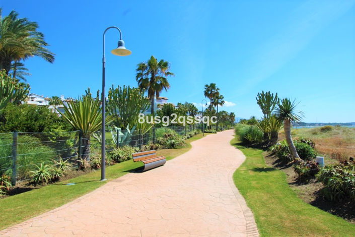 Image No.1-Appartement de 2 chambres à vendre à Estepona