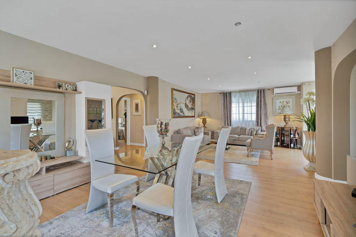 Image No.10-3 Bed Villa for sale