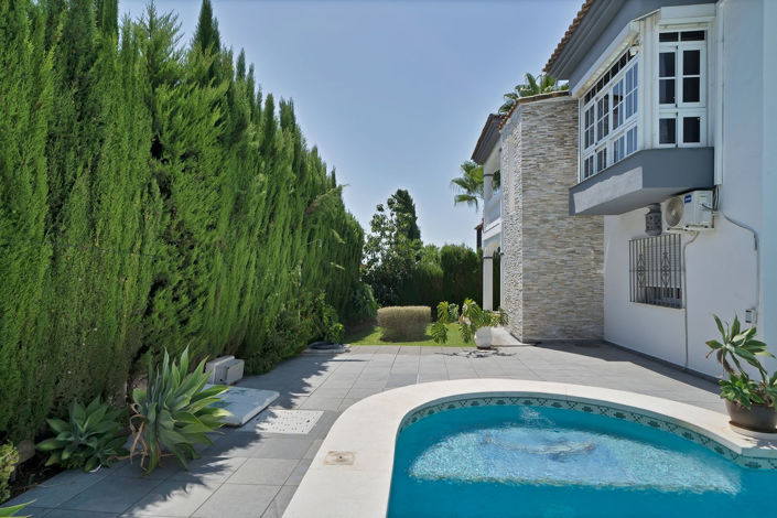 Image No.2-3 Bed Villa for sale