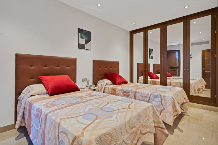 Image No.10-3 Bed Apartment for sale