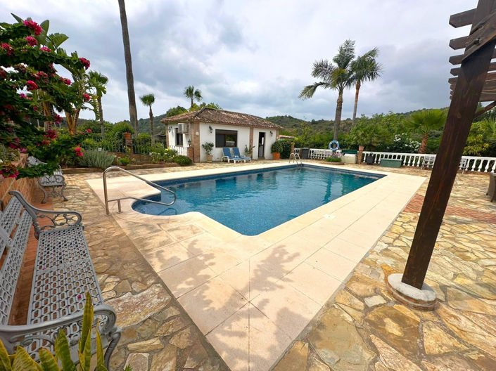 Image No.1-6 Bed Finca for sale