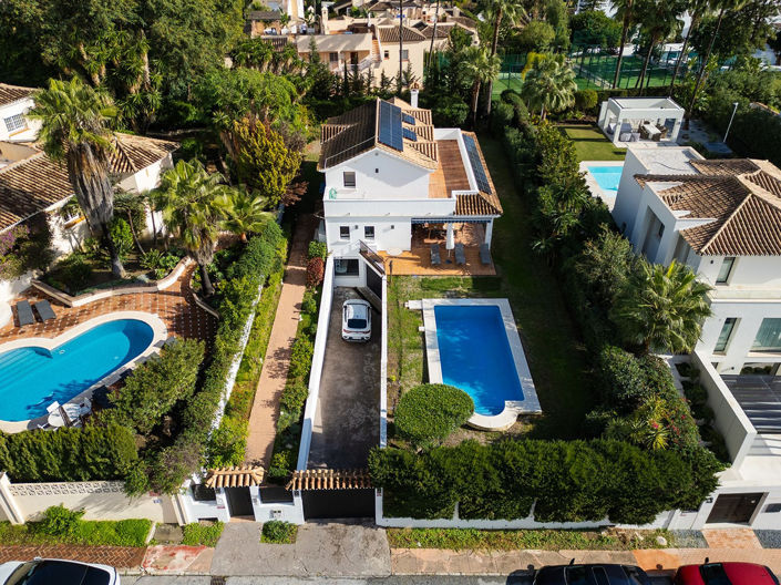 Image No.1-4 Bed Villa for sale