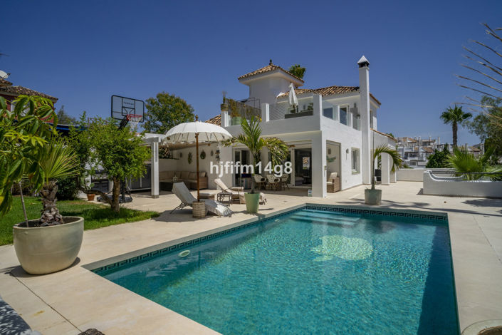 Image No.4-4 Bed Villa for sale