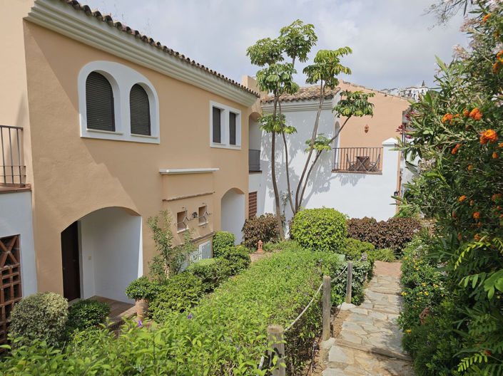 Image No.1-3 Bed Townhouse for sale