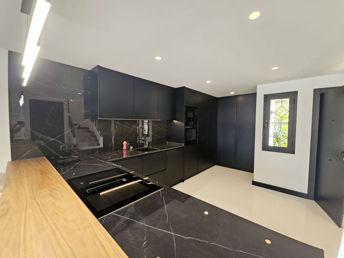 Image No.10-3 Bed Townhouse for sale