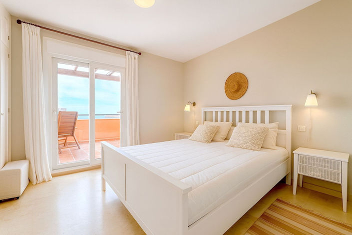 Image No.13-3 Bed Townhouse for sale