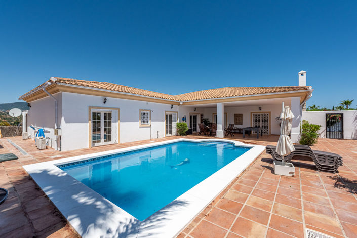 Image No.1-7 Bed Villa for sale