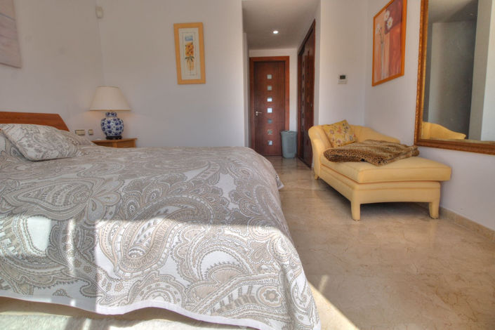 Image No.16-3 Bed Townhouse for sale