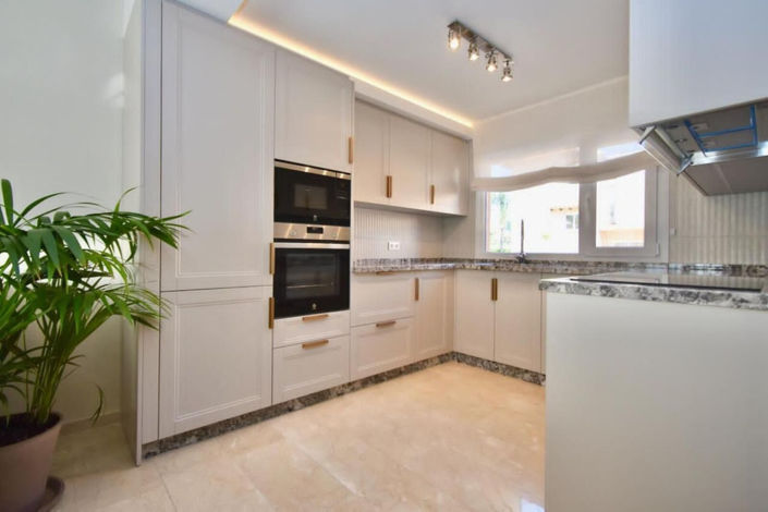 Image No.11-4 Bed Townhouse for sale