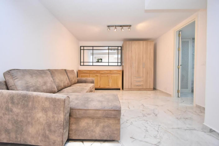 Image No.3-4 Bed Townhouse for sale