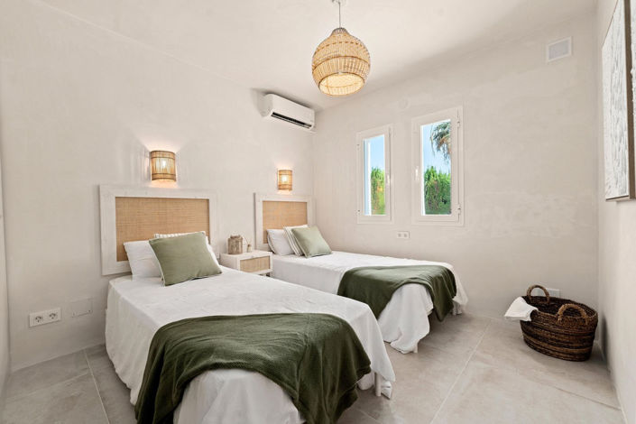 Image No.17-4 Bed Villa for sale