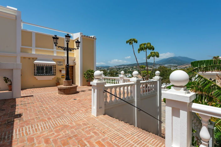 Image No.1-3 Bed Townhouse for sale