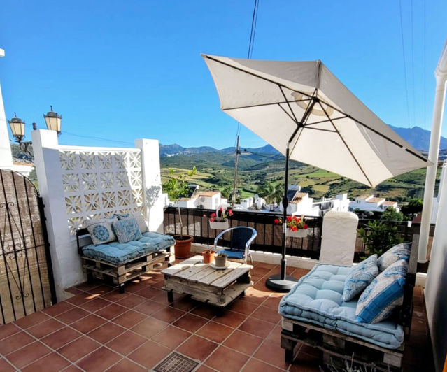 Image No.6-3 Bed Townhouse for sale