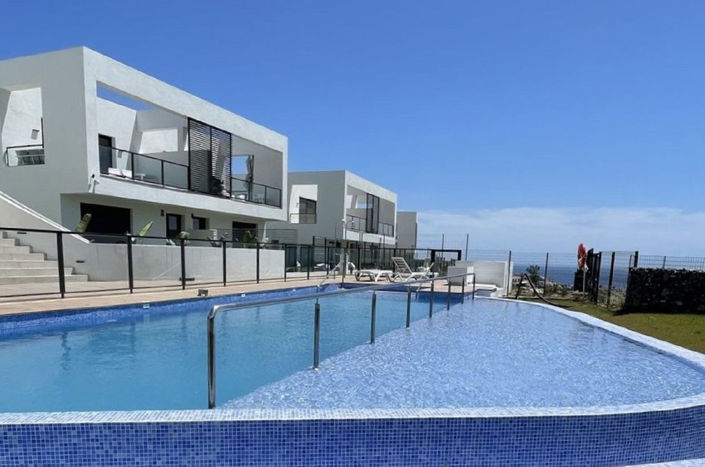 Image No.1-3 Bed Townhouse for sale