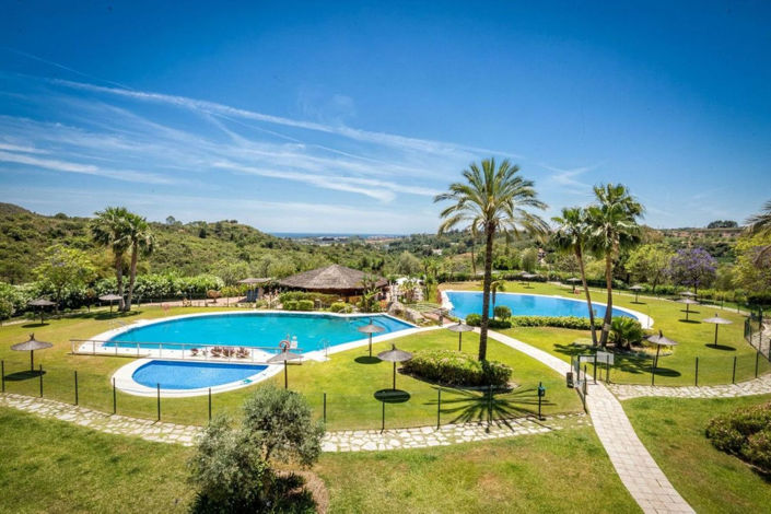 Image No.1-Villa de 5 chambres à vendre à Estepona