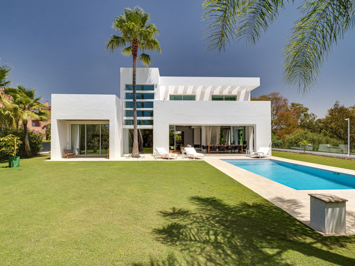 Image No.1-4 Bed Villa for sale