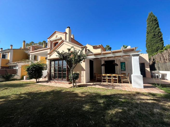 Image No.1-5 Bed Villa for sale