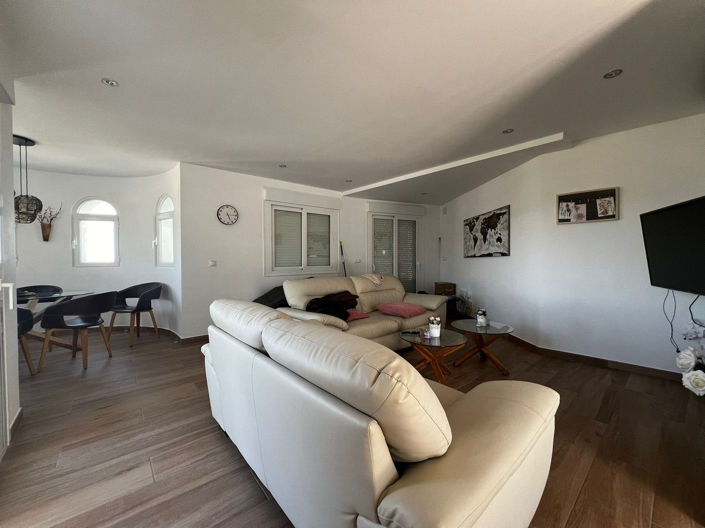 Image No.7-Villa de 4 chambres à vendre à Estepona