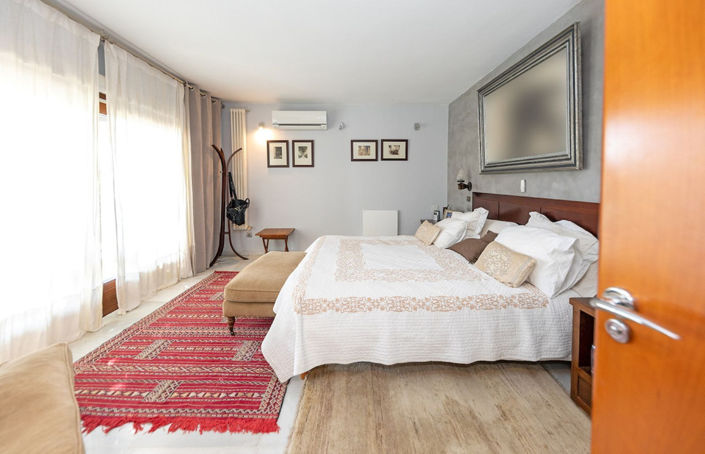 Image No.9-6 Bed Villa for sale