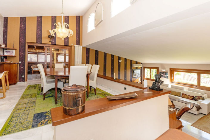 Image No.4-6 Bed Villa for sale