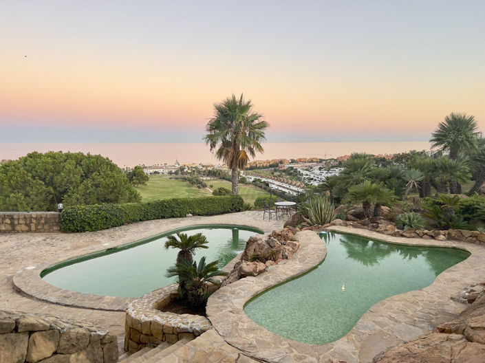 Image No.1-5 Bed Villa for sale
