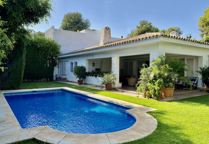 Image No.1-4 Bed Villa for sale
