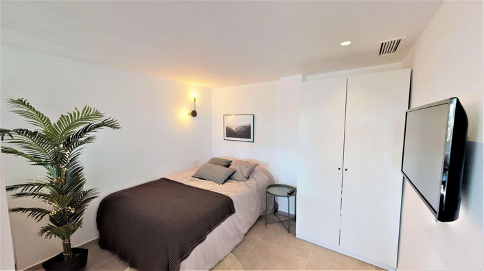 Image No.12-3 Bed Apartment for sale