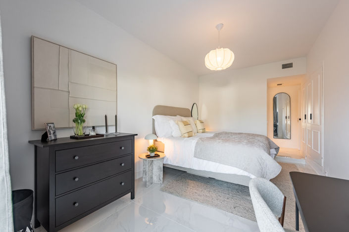 Image No.10-3 Bed Apartment for sale