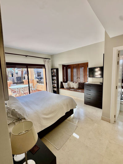 Image No.10-3 Bed Apartment for sale