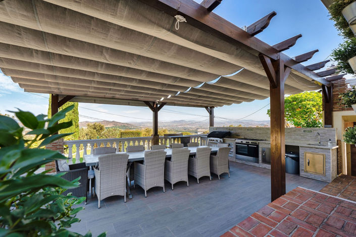 Image No.2-4 Bed Villa for sale