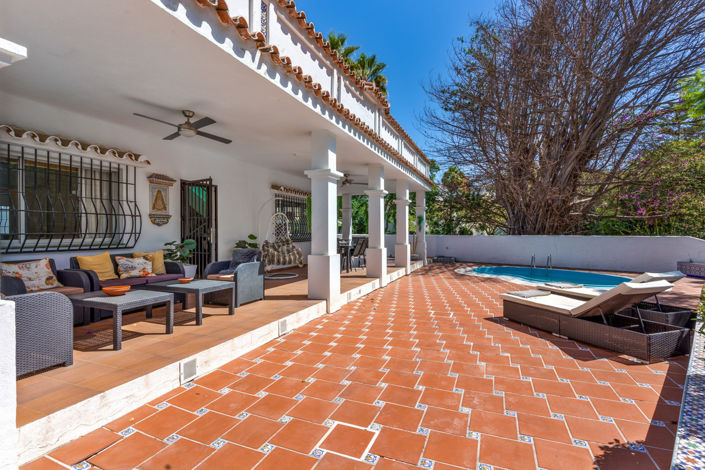 Image No.1-5 Bed Villa for sale