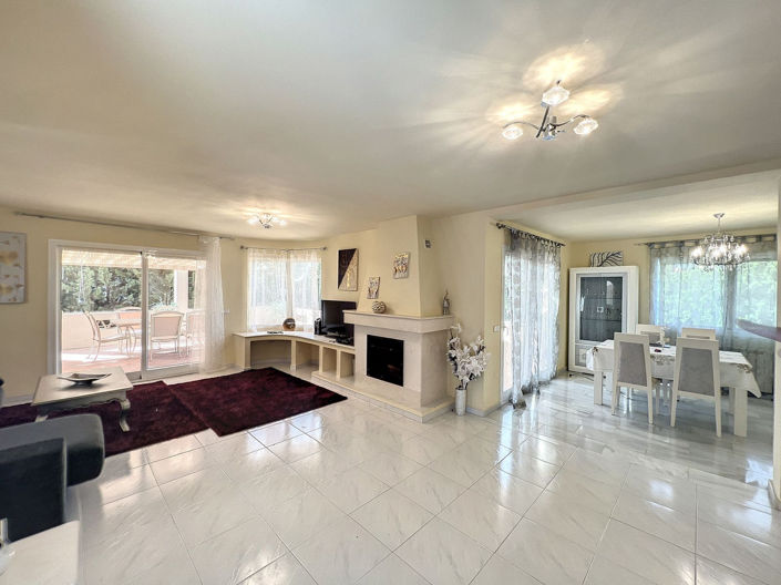 Image No.8-5 Bed Villa for sale