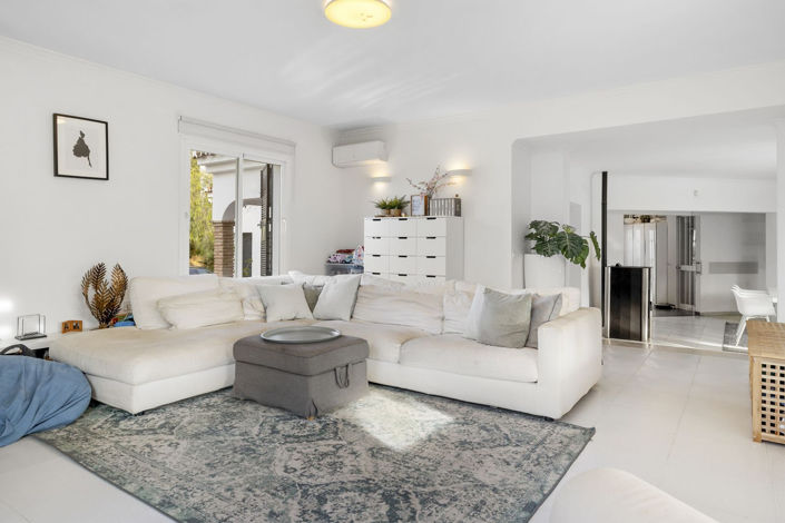 Image No.10-4 Bed Villa for sale