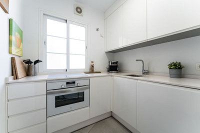 rr1nibn2h3e8-e64a9055bba3e77ac8aca3b893cdf826