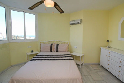 m84c4kmt1r15-11d12f2f454f2f5e9b981fdd8b901d51