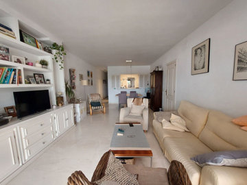 umkoycax6j3-e898b2bb2a2fdfd06d2c39894dce8316