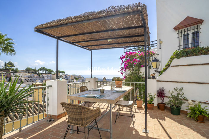 Image No.2-3 Bed Townhouse for sale