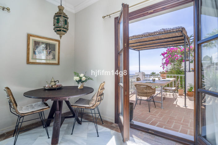 Image No.8-3 Bed Townhouse for sale